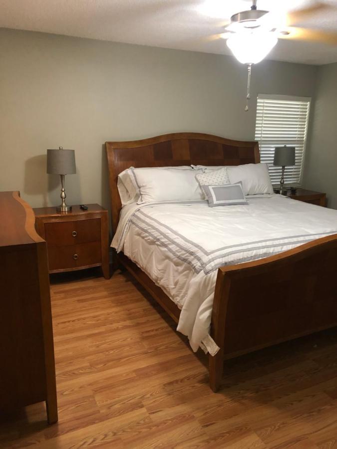 Vila Cheerful 3 Bed House In A Cul- De-Sac! Tampa Exteriér fotografie
