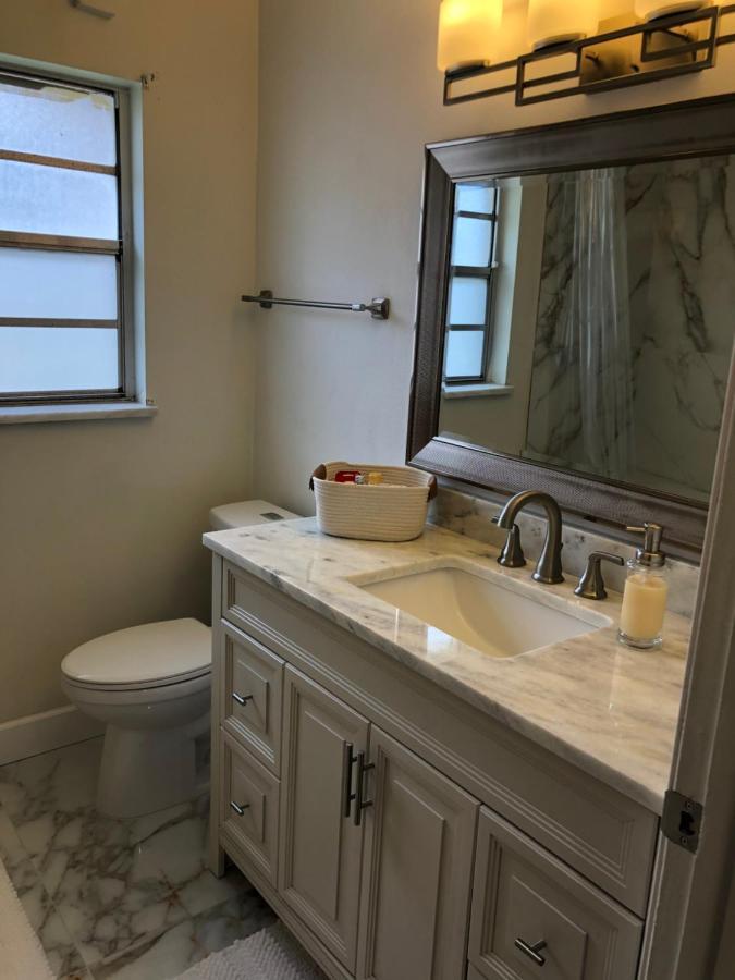 Vila Cheerful 3 Bed House In A Cul- De-Sac! Tampa Exteriér fotografie