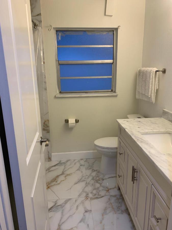 Vila Cheerful 3 Bed House In A Cul- De-Sac! Tampa Exteriér fotografie